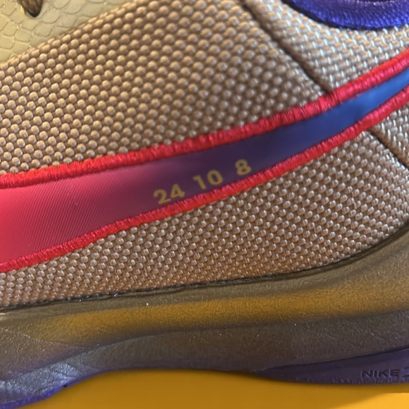 SOLD - Kobe V Protro Undefeated - Picture 3 of 9